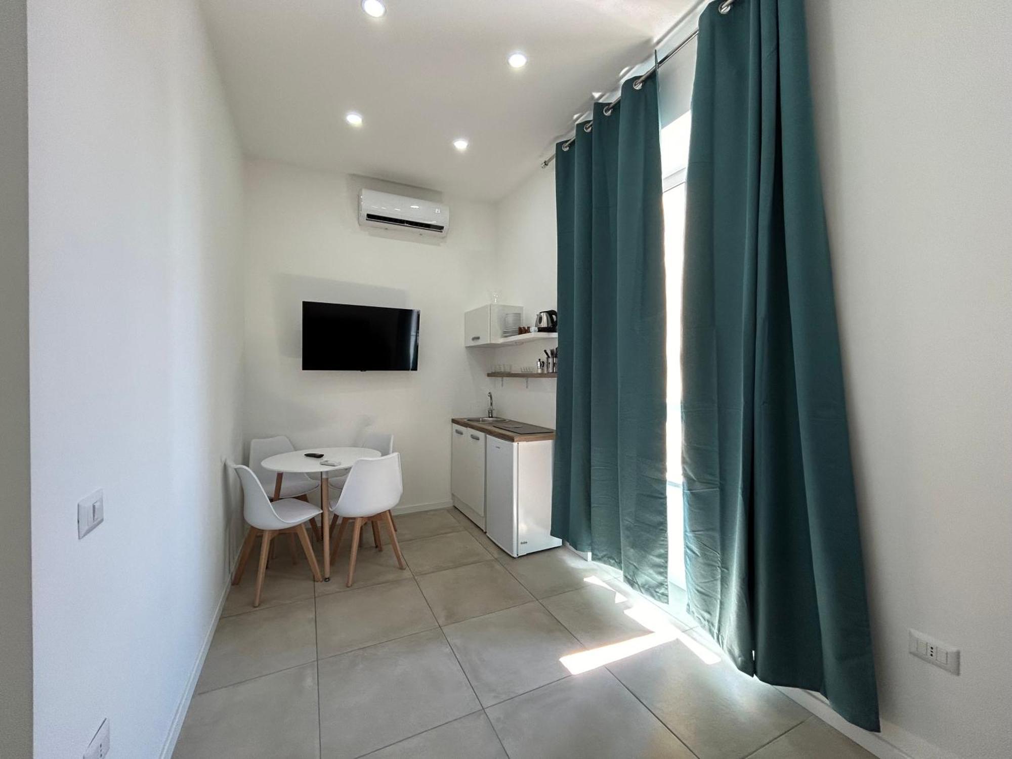 Enjoy Rooms Naples Exterior photo